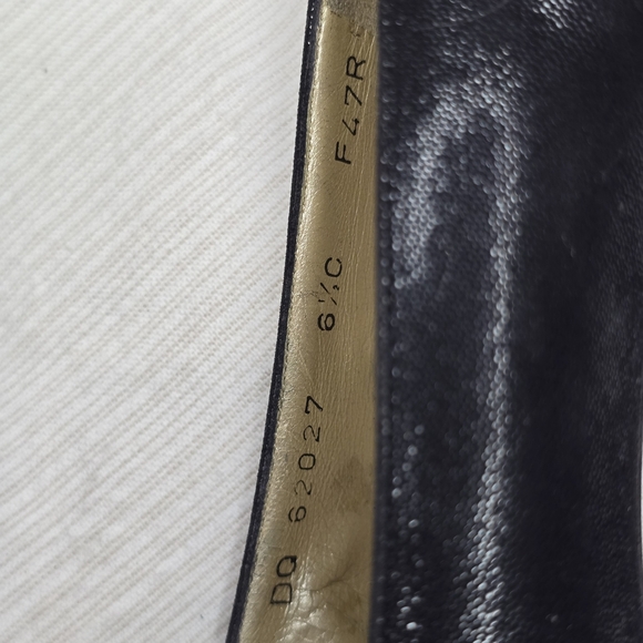 Salvagore Ferragamo Black Pumps - Picture 4 of 4
